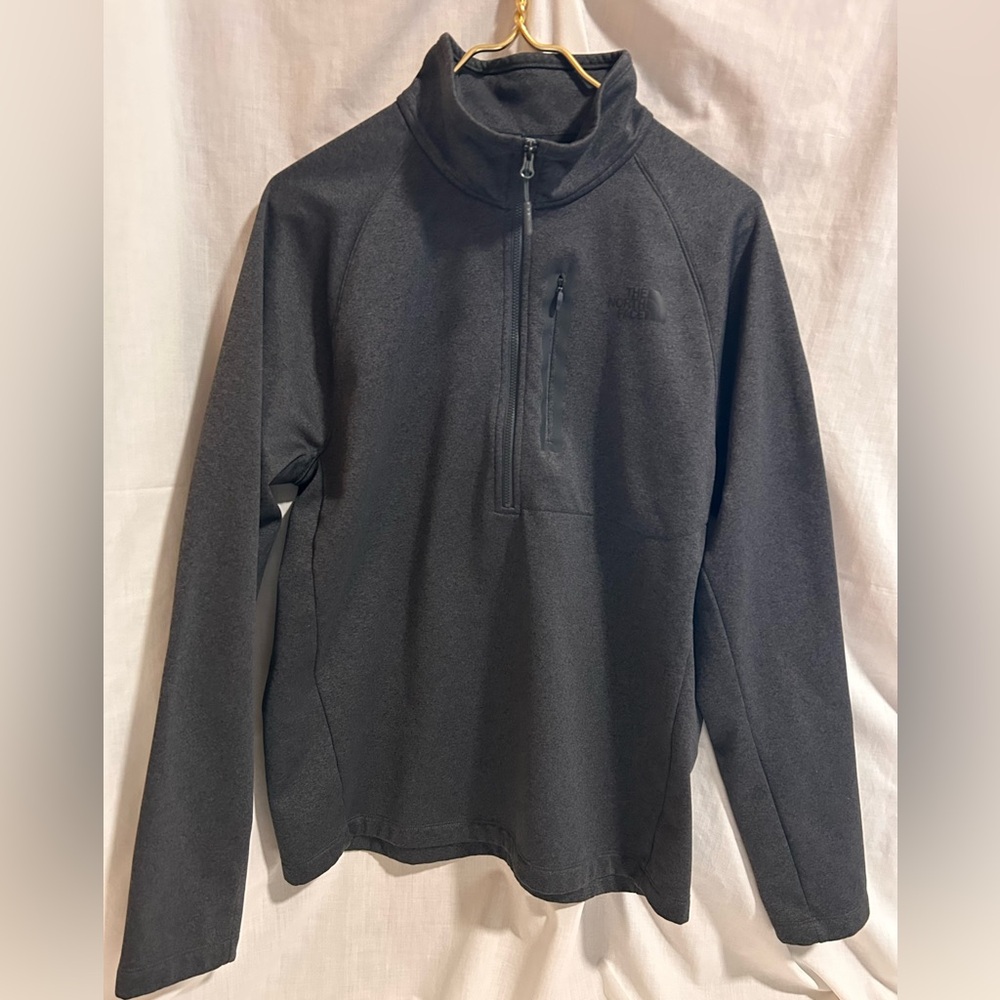 Me s North Face pull over top